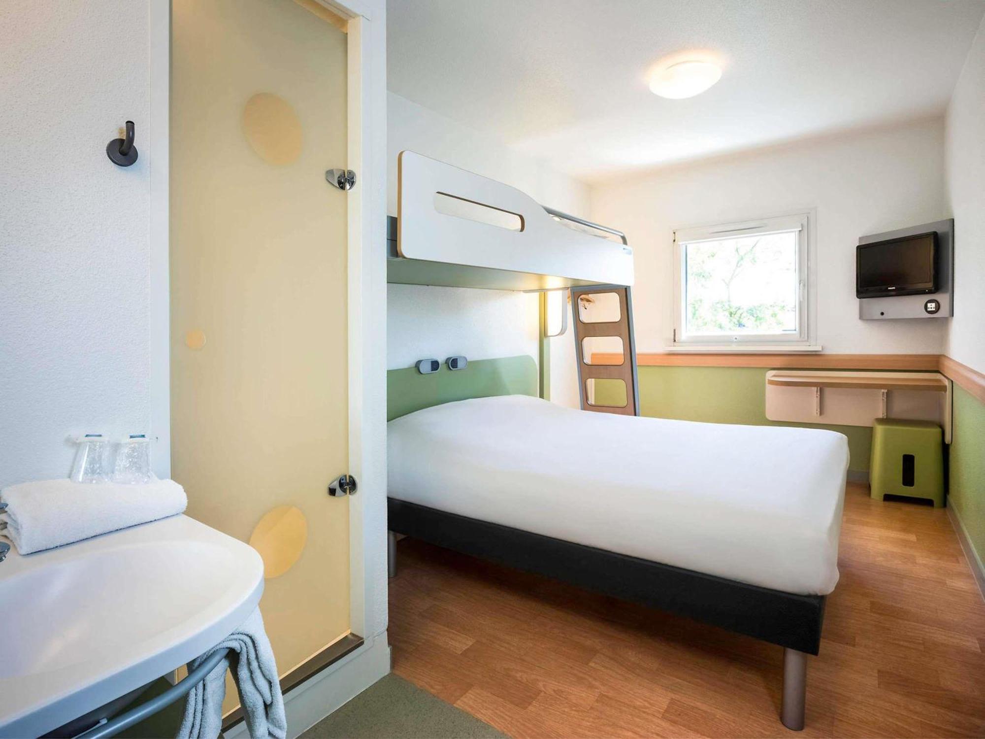 Ibis Budget Селеста Екстер'єр фото